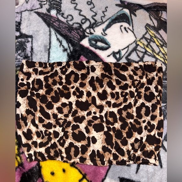 Animal Print Tops - Picture 6 of 6